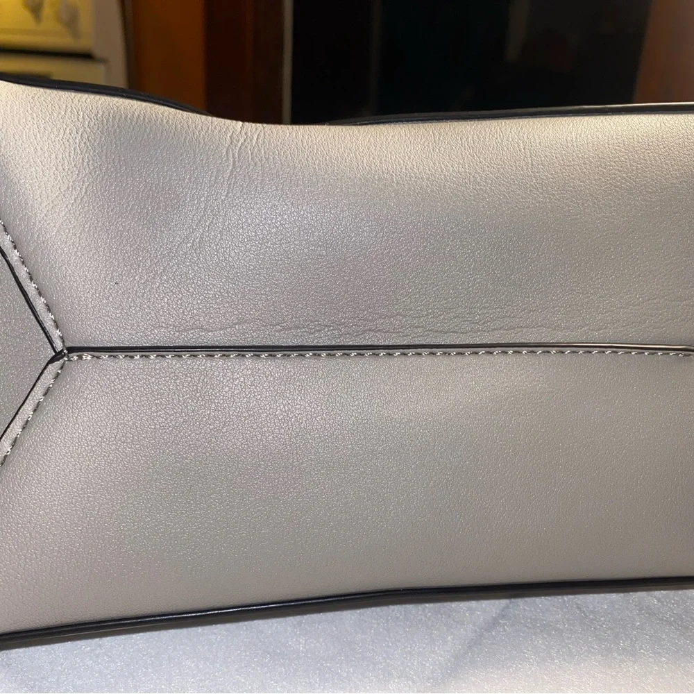 Mersi Demi Bucket Crossbody Bag Brand New Sold Out! - Picture 8 of 8